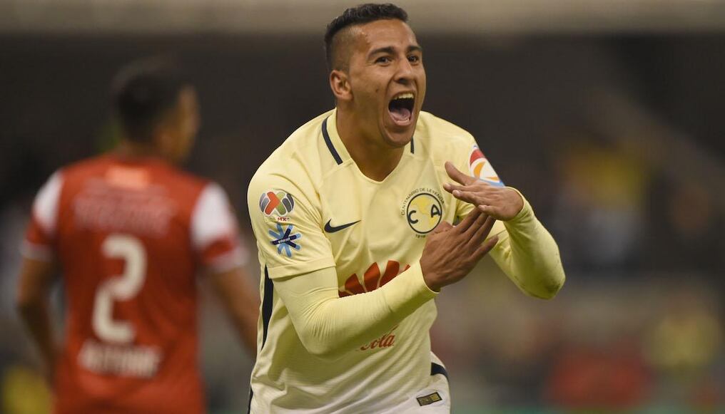 Cecilio Domínguez festejó su gol en el debut con el América. AFP