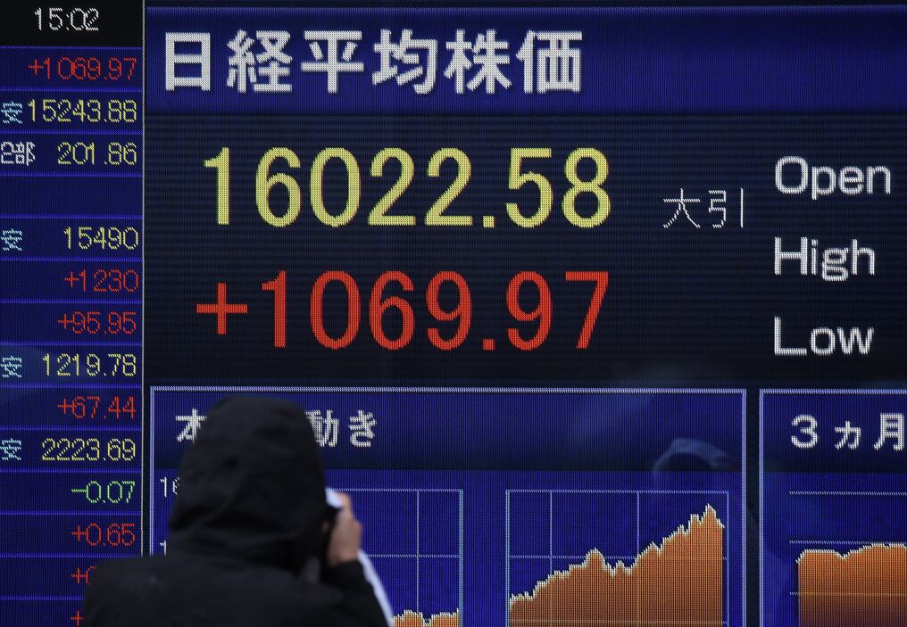 Las cifras en Japón. Foto:  AFP / TORU YAMANAKA