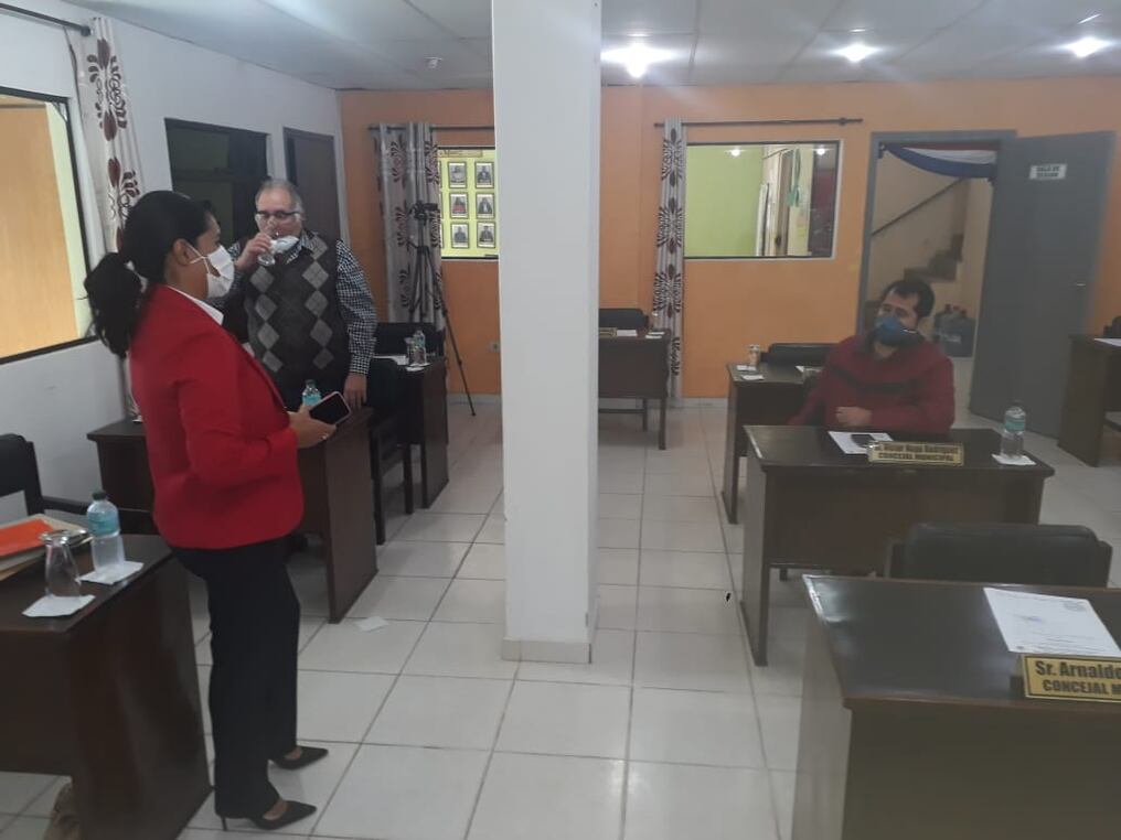 La Junta Municipal de Villa Hayes debía tratar hoy la ejecución presupuestaria del cuestionado intendente Esteban Ríos Ayala, pero la sesión tuvo que ser cancelada por falta de quorum. Foto: Gentileza.
