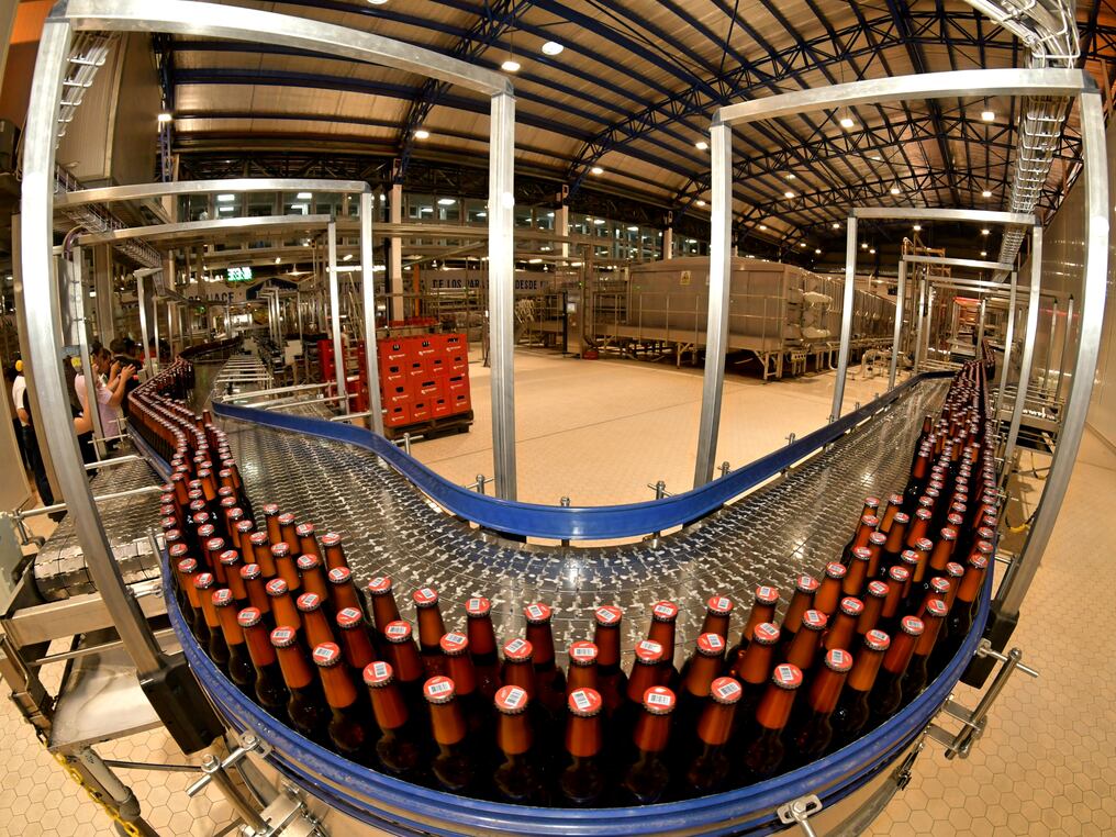 La reforma impositiva implica el aumento al Impuesto Selectivo al Consumo (ISC), en especial para las industrias del tabaco y de bebidas, así como la producción y comercialización de la de soja. Foto: Archivo