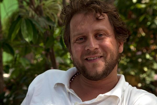 "Sentí la necesidad de volver a las raíces cinematográficas de mi país, mirar un poco la historia de su cine y su historia política, para preguntarme por qué hago cine", explicó Rocha.