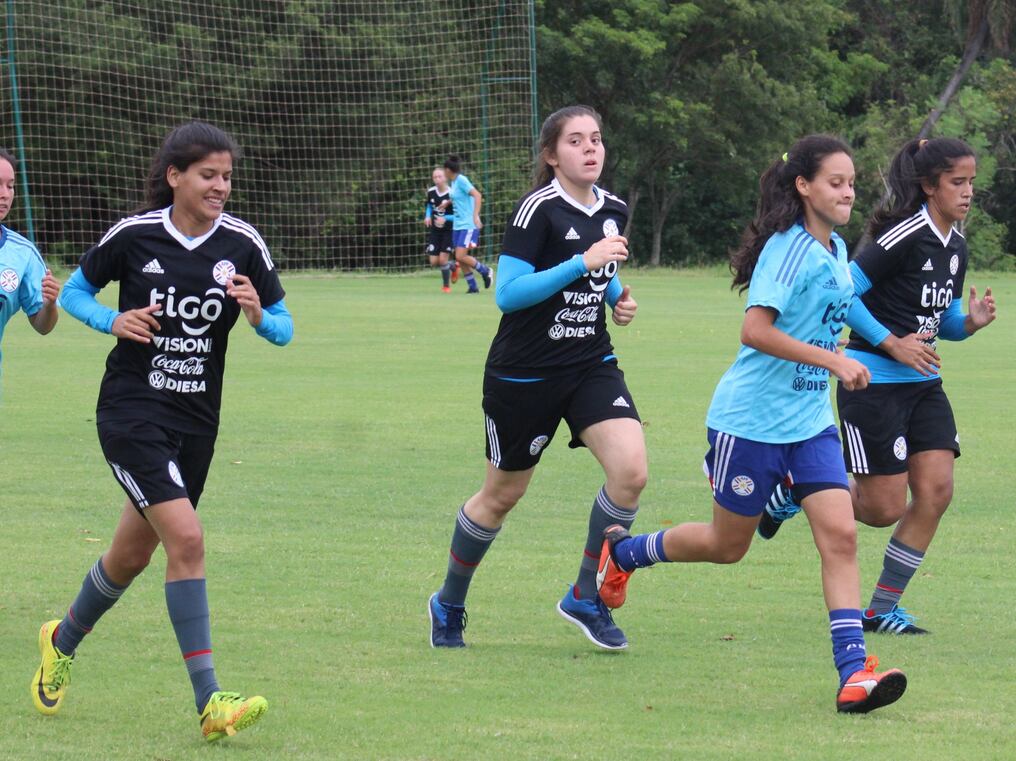 El seleccionado femenino nacional, se estrena ante el siempre peligroso representativo transandino. FOTO: Prensa APF
