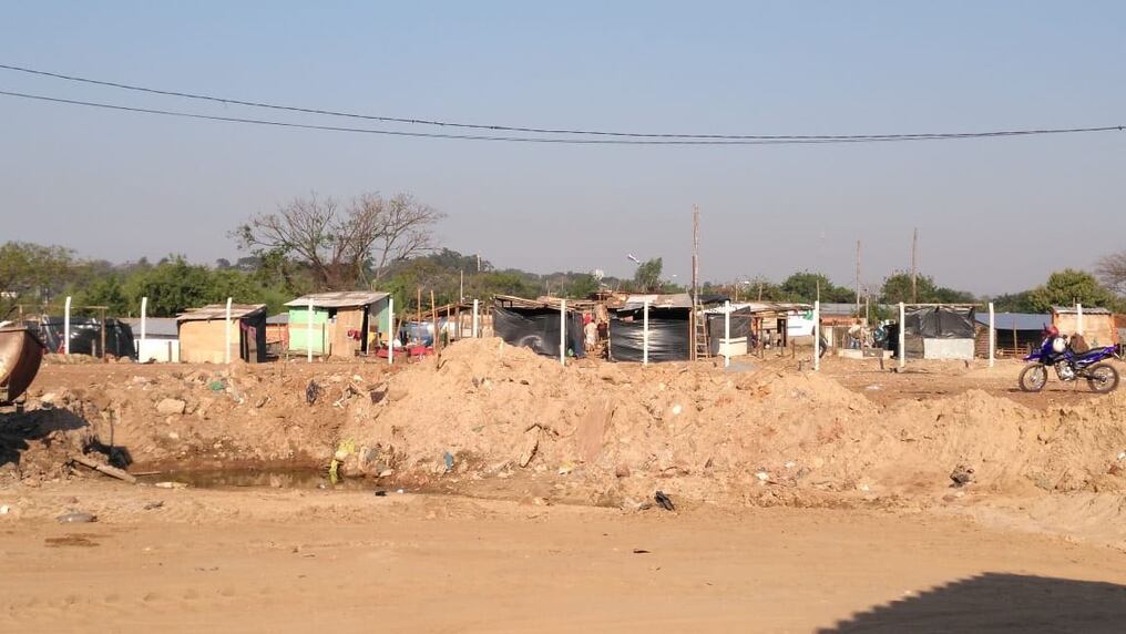 El predio supuestamente usurpado, se halla en las calles Epopeya Nacional c/ Río Paraguay. Zona Puerto Botánico.