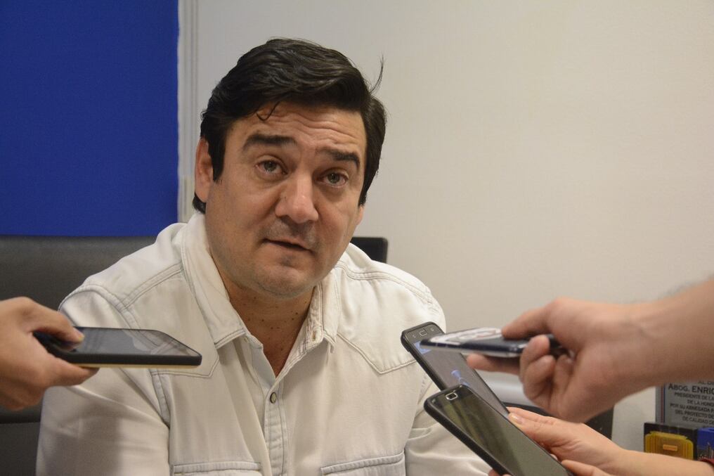 Senador Enrique Salyn Buzarquis. Foto: Gentileza.