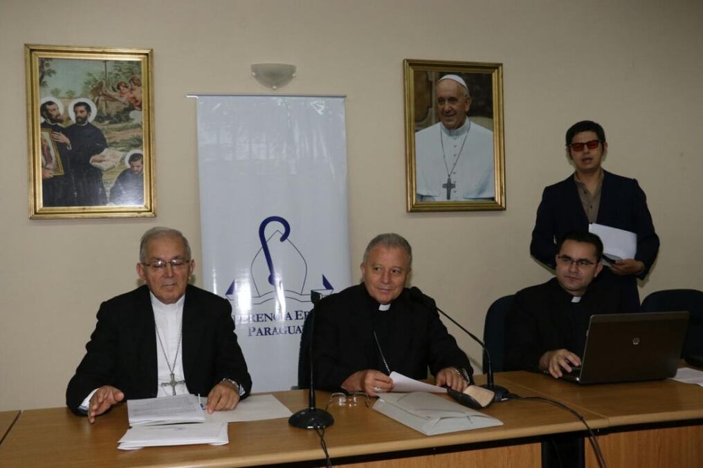 Autoridades de la Iglesia Católica en Paraguay y el representante diplomático de la Santa Sede ante nuestro país abordaron el caso denunciado por La Nación Investiga. Foto: Pánfilo Leguizamón.