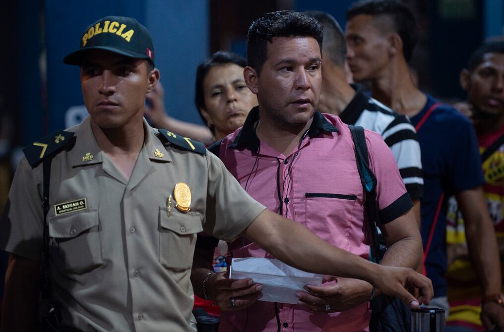 Más de 12.000 venezolanos llegaron a Perú en los últimos tres días, en vísperas de que Lima empiece a exigirles desde este sábado visa y pasaporte. AFP.