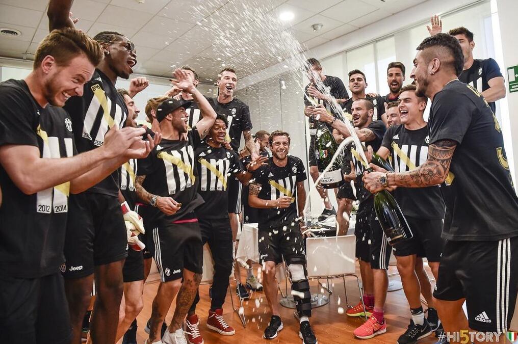 El plantel celebró la consagración en la sede de concentración. Foto: Juventus.com