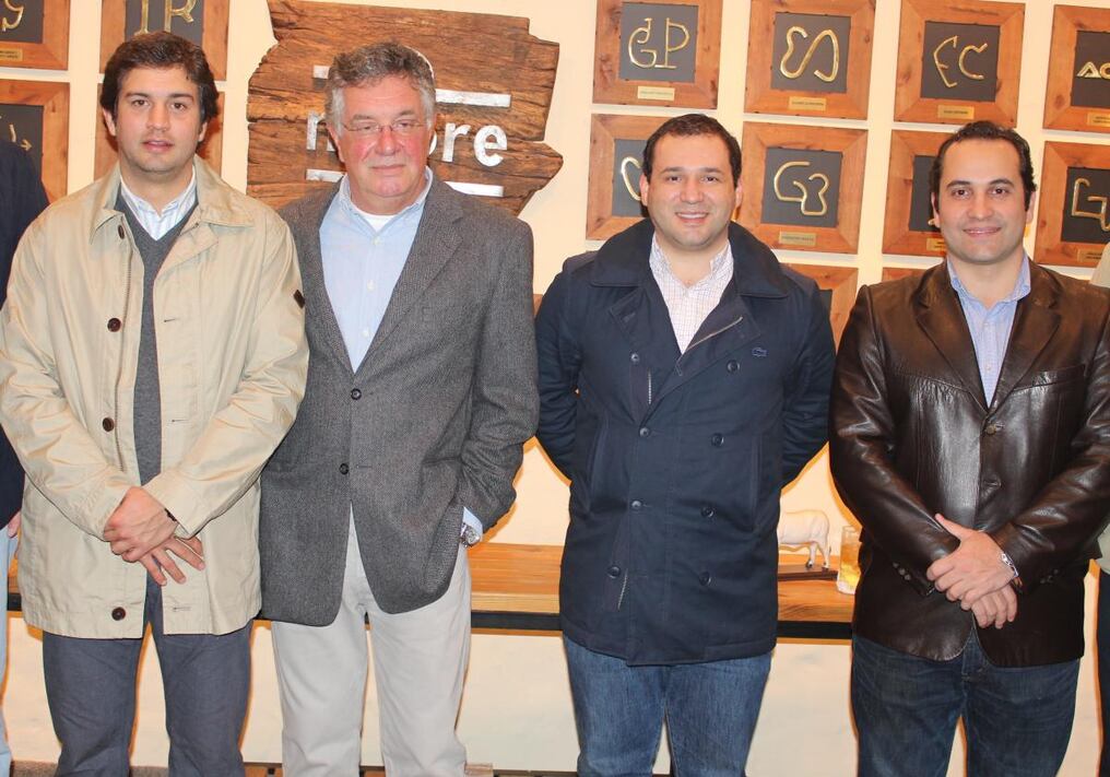 Guillermo Campos, titular de la APCN, junto a Caetano Gottardi, Gustavo Fonseca y Thiago Sozo.