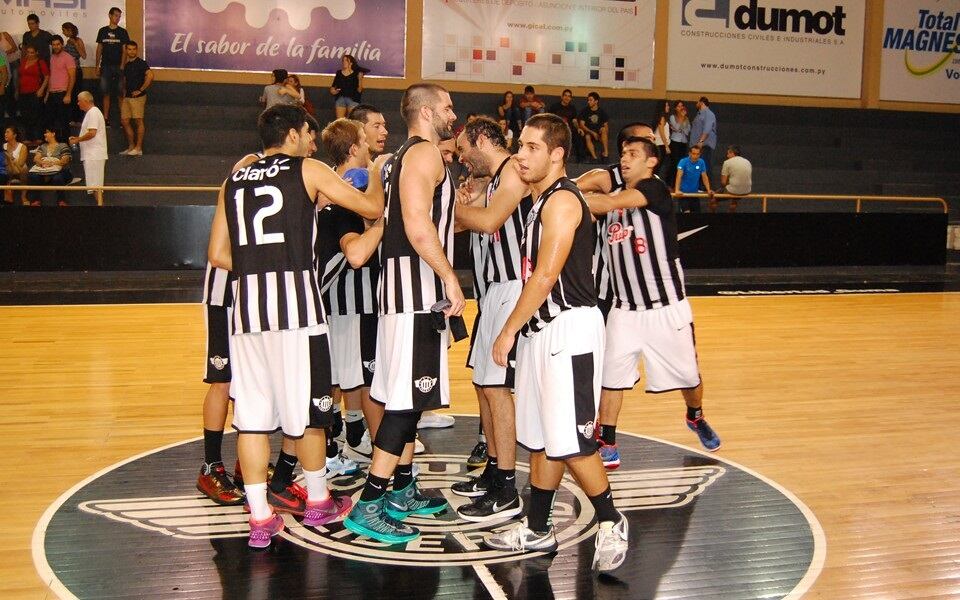 Libertad superó al elenco de Arcabasket y es puntero del Metropolitano Masculino de Básquetbol.