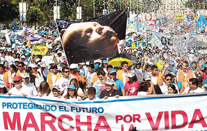 "No es una celebración contra nadie, es una celebración a favor de la vida”, dijo el arzobispo de Lima, Juan Luis Cipriani, primer cardenal del Opus Dei en América Latina.