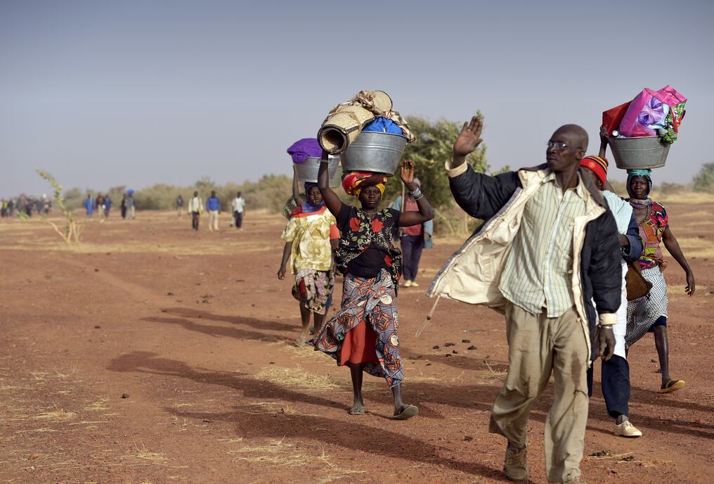 La gente del grupo étnico dogón regresaba a la aldea que abandonaron después de que llegaron los islamistas, el 1 de febrero de 2013 en Binta. Foto:ERIC FEFERBERG / AFP.