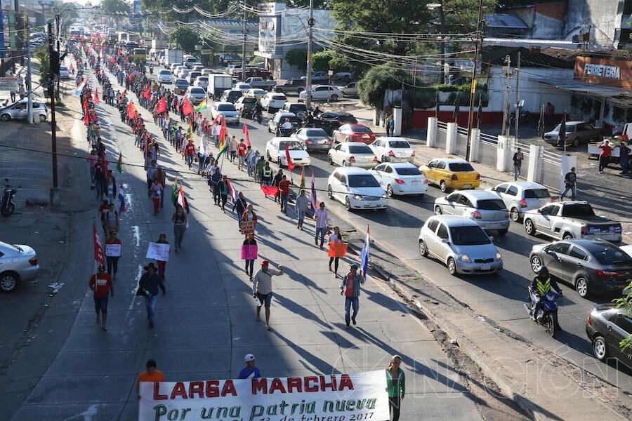 El tránsito se vio afectado por las movilizaciones al punto que uno de los carriles debió ser utilizado para ambos sentidos.foto:AGUSTÍN ACOSTA