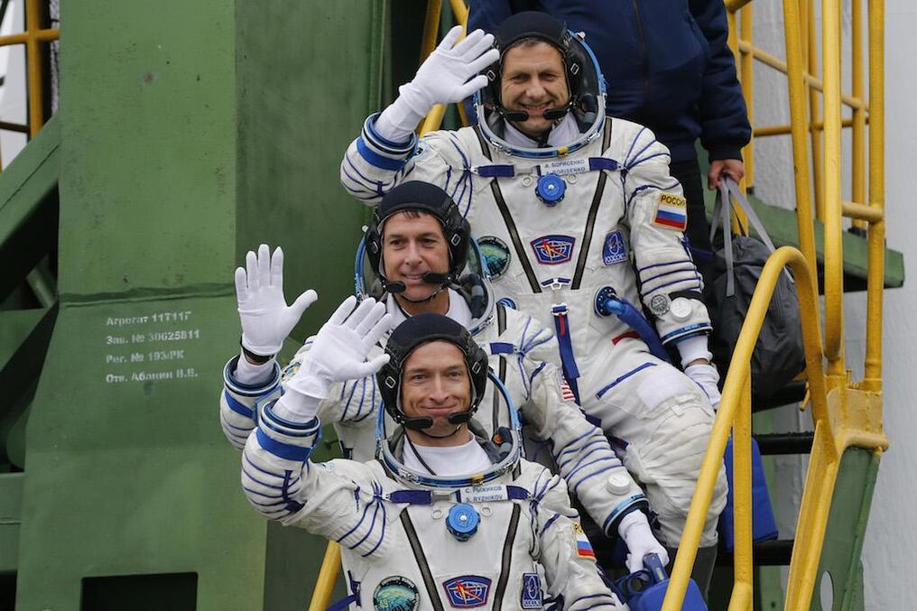 La misión de los tres hombres durará poco más de cuatro meses con un acoplamiento a la estación orbital prevista el viernes. AFP.