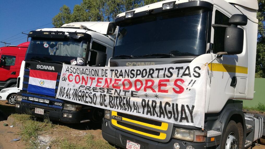 Camiones apostados en las principales rutas. Foto: 970 AM.