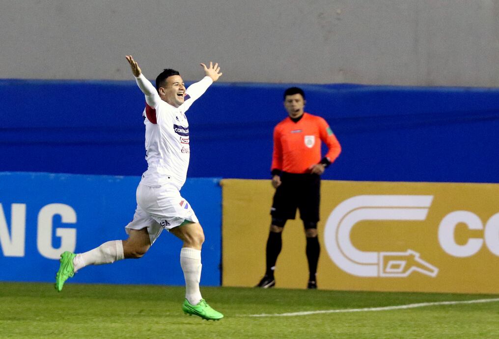 Ernesto Álvarez siempre aporta lo suyo cuando le toca jugar en Nacional.