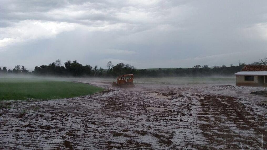 En la comunidad de 3 de Mayo de Naranjal, fue donde cayó con más intensidad la granizada.