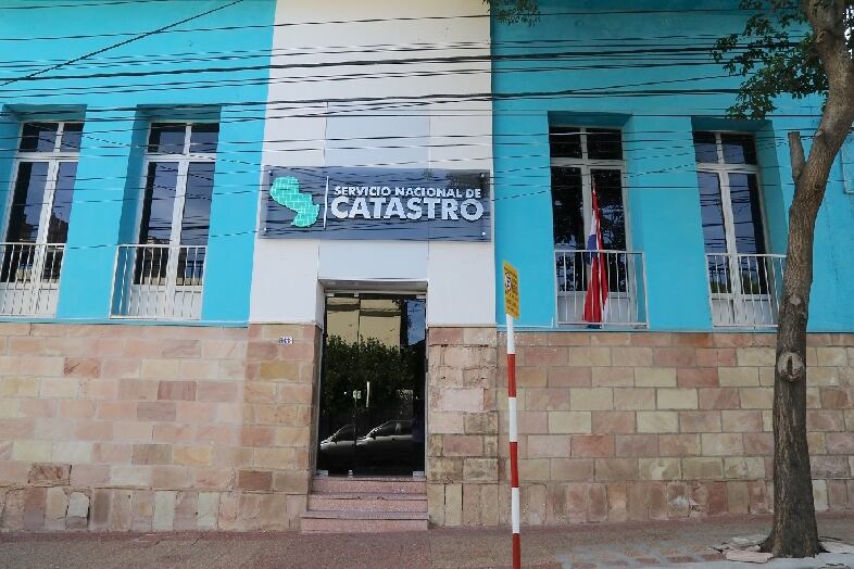 El acceso al Sistema de Información Registral facilitado por Registros Públicos permitió a Catastro reducir el plazo de los trámites en un 97%. Foto: Archivo
