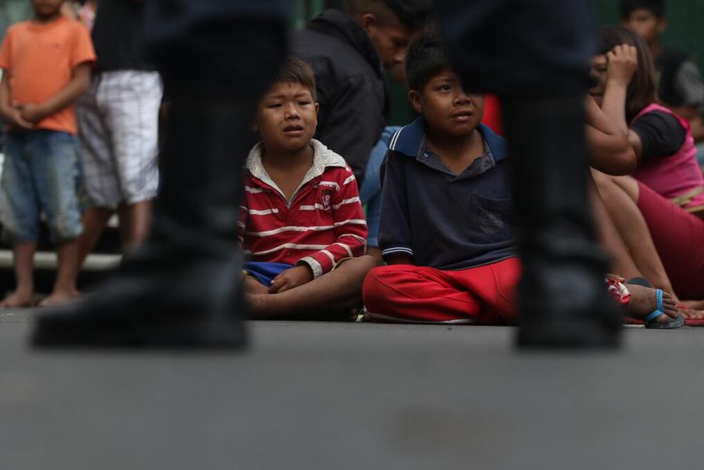 Niños indígenas durante una manifestación. Foto: Pánfilo Leguizamón.