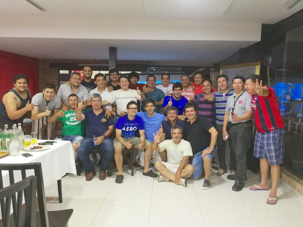 El grupo de los 'Martes de fútbol Vip 2017' reunidos para brindar por el exitoso año que va culminando.