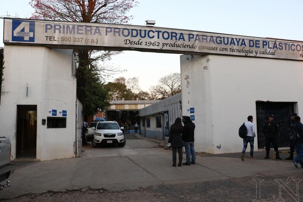 A las 14:00 de aquel 20 de julio, 5 hombres llegaron a la empresa 4P.