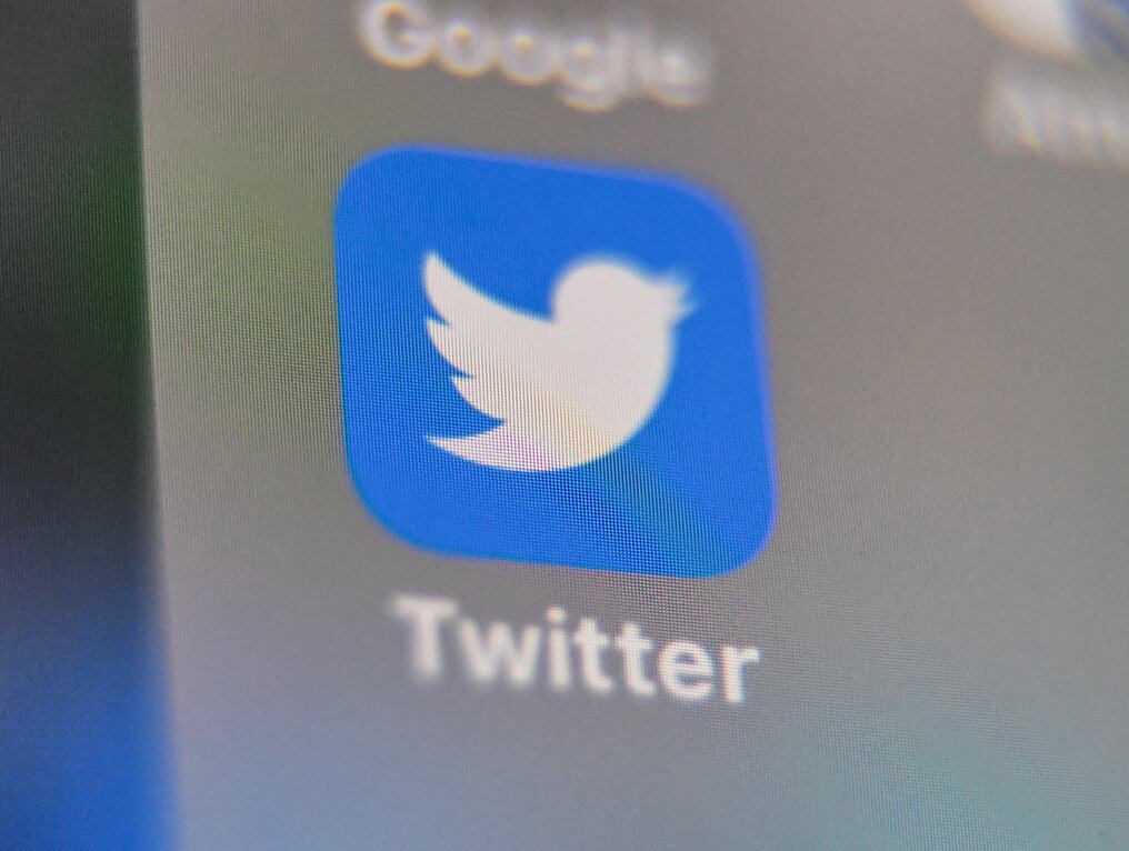 Por último, Twitter anunció la publicación de datos sobre 4.302 cuentas falsas que participaron de la red de  200.000 cuentas "que intentaban sembrar la discordia sobre el movimiento de protesta en Hong Kong" y fueron identificadas en agosto. AFP.