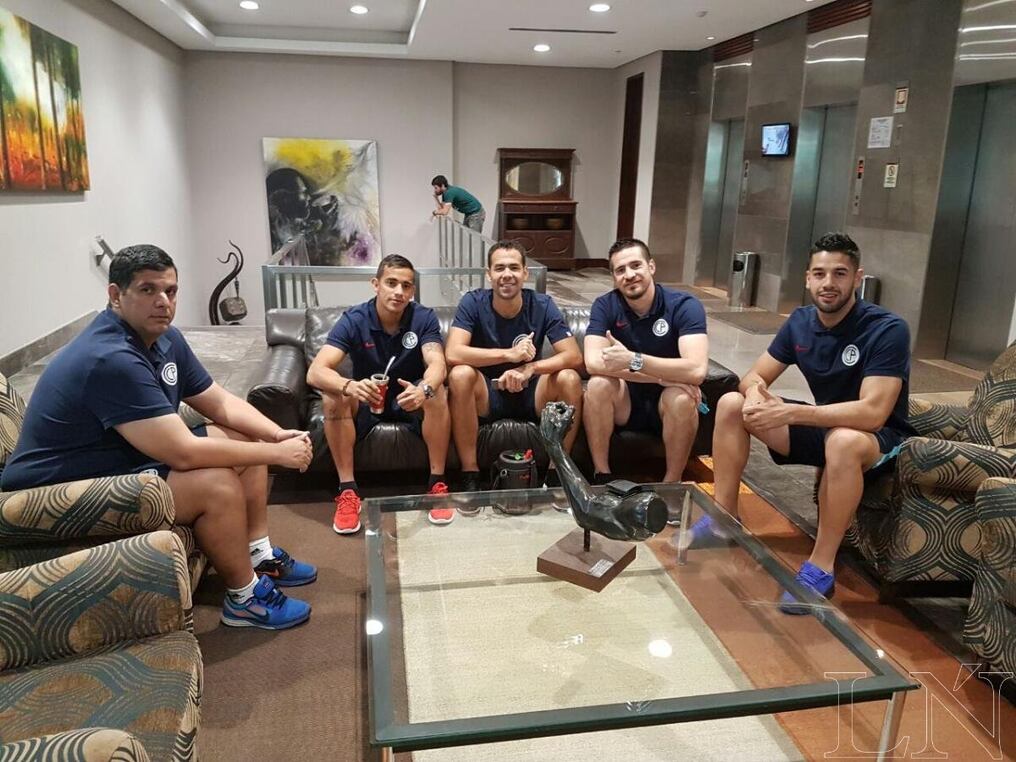 En un ambiente bastante tranquilo, el plantel azulgrana aguarda por el decisivo partido. Foto: Daniel Maciel.