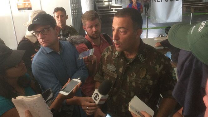 La situación se vuelve critica en Caracas con el nuevo levantamiento popular y ello obliga a los militares a tomar decisiones.