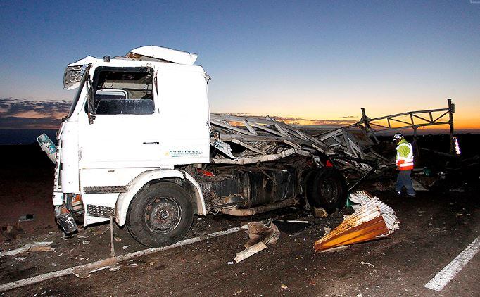 Dos choferes paraguayos muertos en Chile