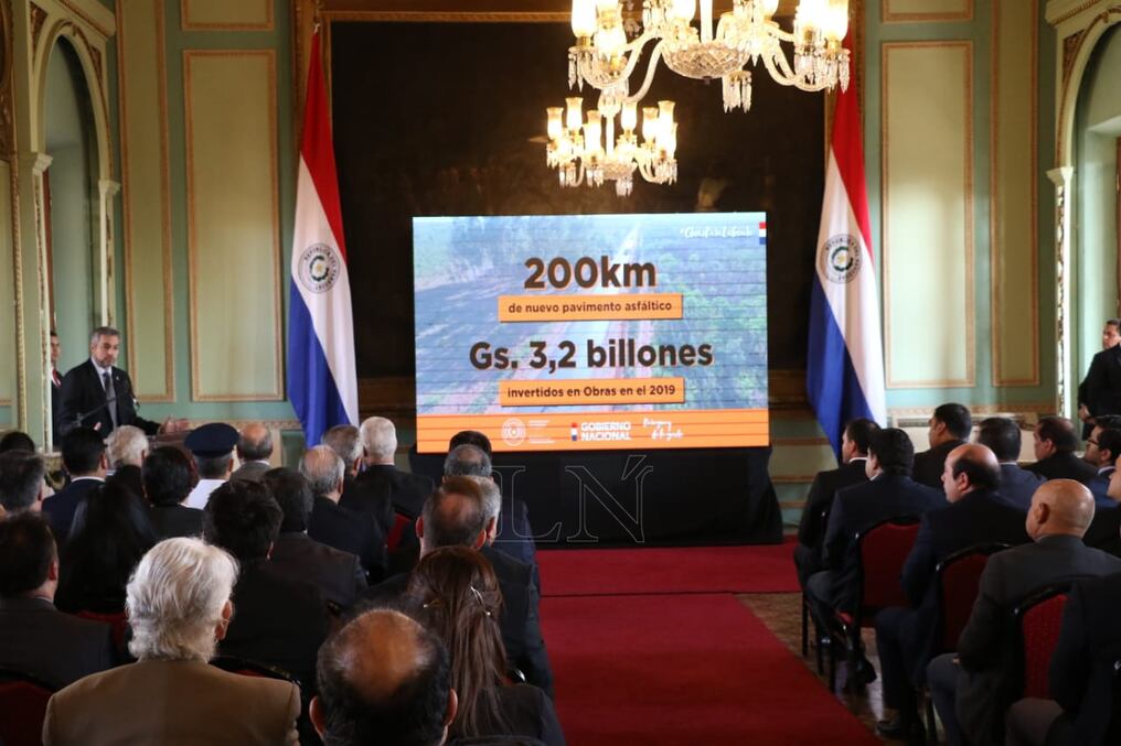 Unos 200 km de nuevos asfaltados se tendrán en 7 departamentos del país. Foto: Christian Meza.