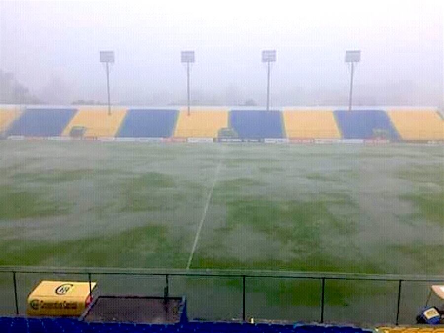 En estas condiciones se encontraba el estadio de Capiatá, minutos antes del horario del partido.FOTO:JUNIOR IRALA
