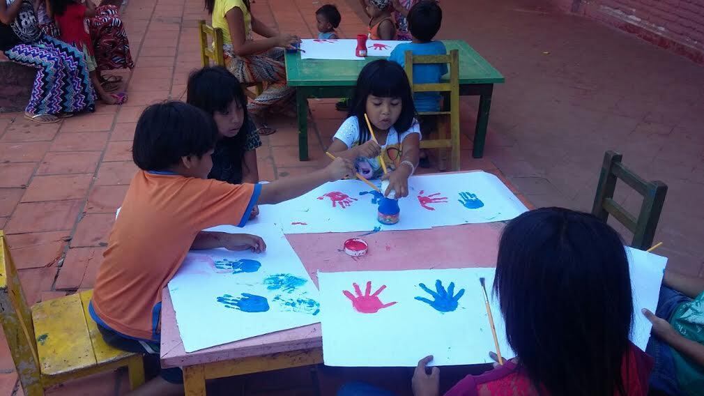 Además de divertirse, la intención es que los niños también aprendan.[/caption]
