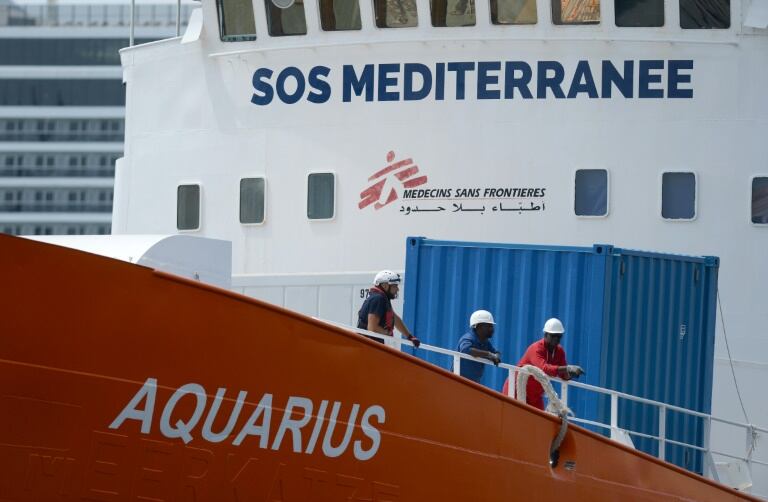 Los investigadores creen que el barco (que desde 2016 utilizan las oenegés SOS Méditerranée y MSF para ayudar a los migrantes que intentan llegar a Europa por mar desde Libia) disimuló 24 toneladas de residuos potencialmente tóxicos. afp.