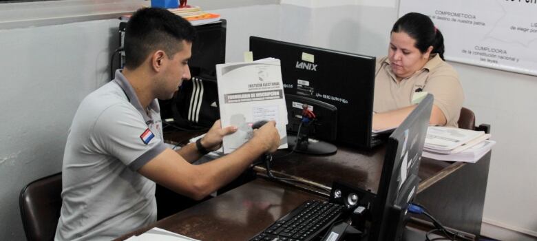 JE pagará a partidos a pesar de irregularidades