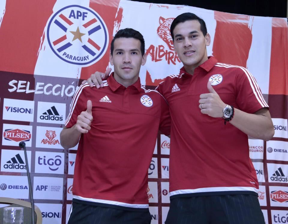 Celso Ortiz y Gustavo Gómez destacaron el gran momento por el que pasa la renovada Albirroja. Foto: Prensa Albirroja.