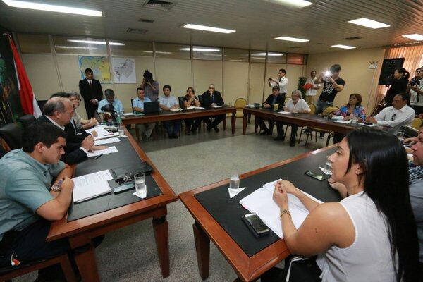 Reunión sobre Cateura