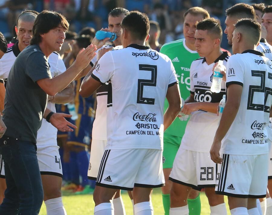 Daniel Garnero deberá preparar a su equipo para una parte final de temporada con muchos partidos seguidos.FOTO: ARCHIVO