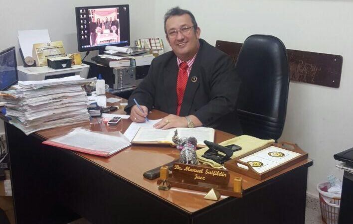 El profesor doctor Manuel Geraldo Saifildin Stanley, uno de los coautores del libro Política criminal y el proceso penal paraguayo.