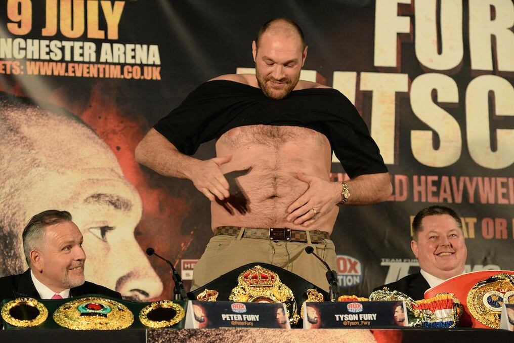 "El boxeo es la cosa más triste en la que he participado (...) soy el más grande y me retiro", tuiteó Fury, de 28 años, luego de haberse burlado los días previos de las informaciones que apuntaban a su dopaje.