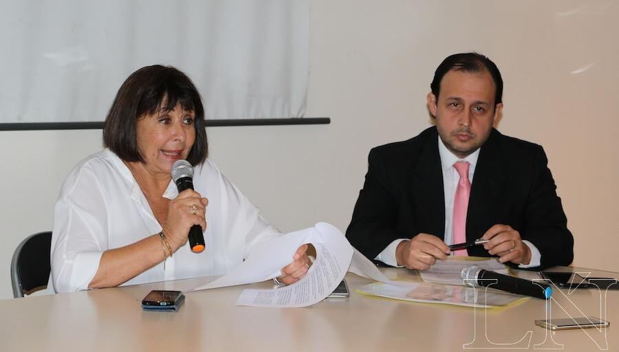 Graciela Sténico dio una rueda de prensa junto a su abogado José M. Guggiari.Foto: Agustín Acosta
