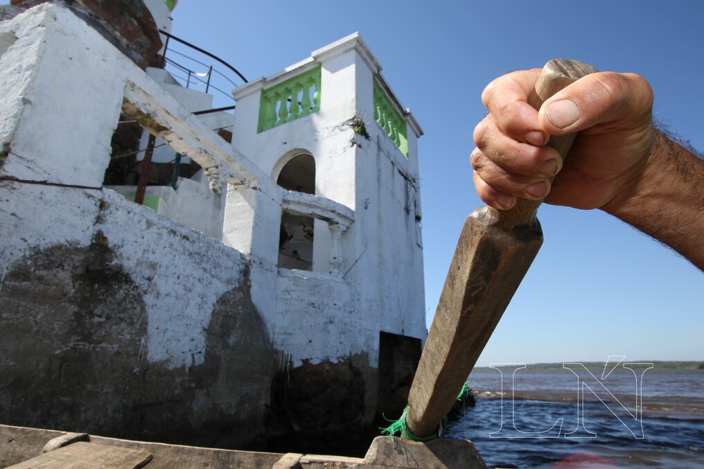 El Peñón está ubicado en medio del río Paraguay, entre Piquete Cué y Villa Hayes. Foto: Fernando Riveros