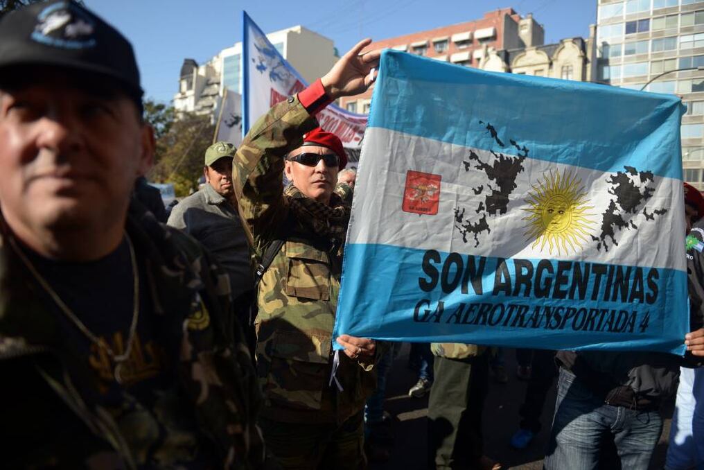 Veteranos de la Guerra de las Malvinas en una manifestación de 2015. Foto: EITAN ABRAMOVICH / AFP