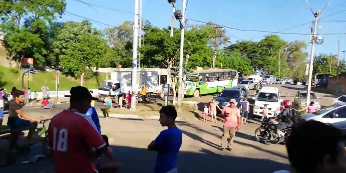El cruce entre Artigas y Venezuela se encuentra cerrado por damnificados de la zona. Captura de pantalla