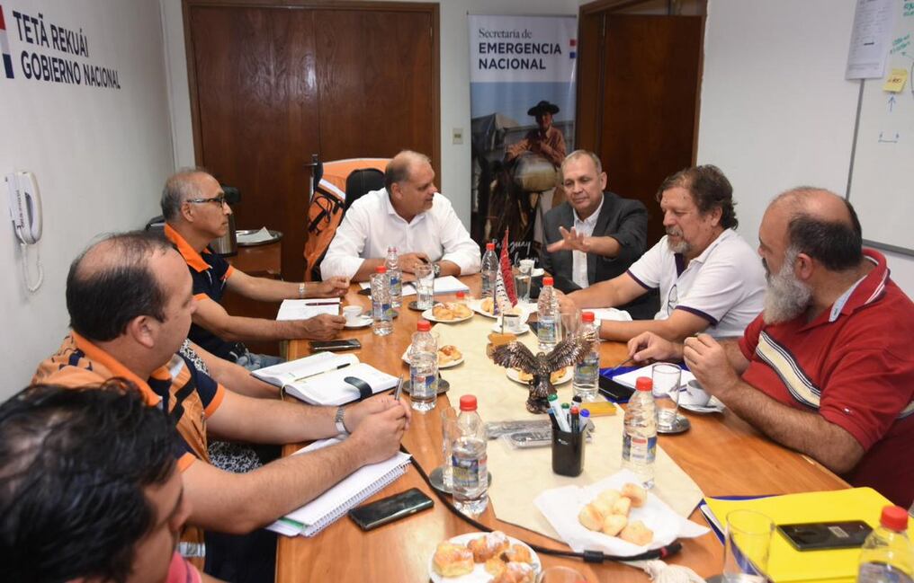 El ministro de la Secretaría Nacional de Emergencia, Joaquín Roa se reunió con el intendente de Asunción, Mario Ferreiro. Foto: Gentileza.