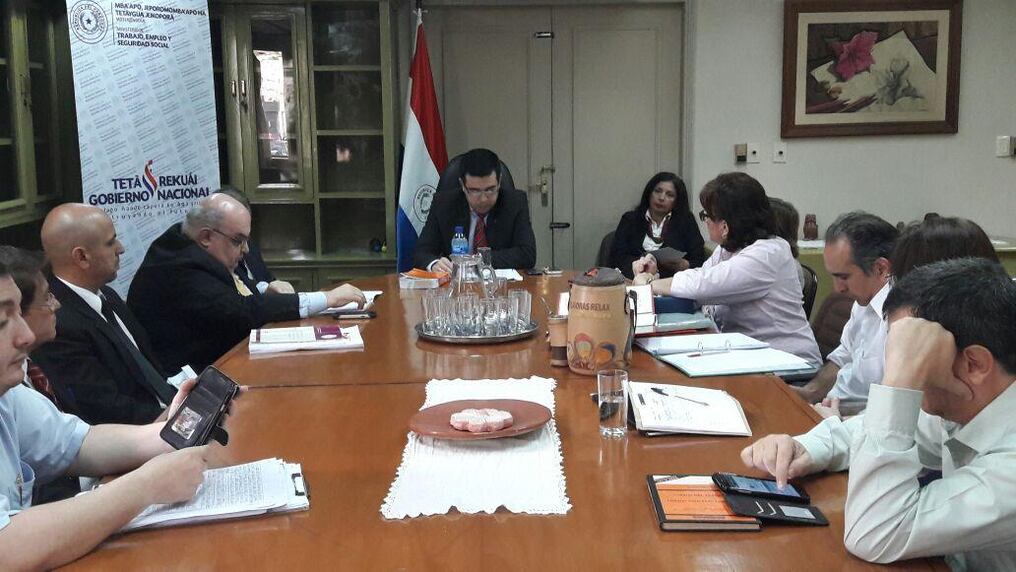 Reunión con el Viceministro de Trabajo, Cesar Segovia. GENTILEZA