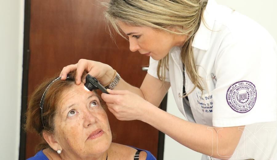 Más de 100 pacientes accedieron al control de manchas y lunares, en el marco de la campaña de prevención del cáncer de piel.FOTO : PÁNFILO LEGUIZAMÓN