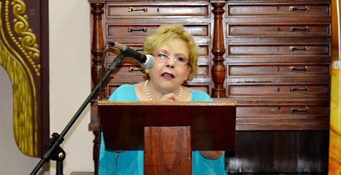 Lita Pérez Cáceres.