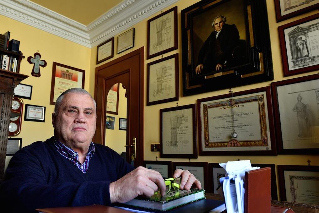 Para su diploma número 15, de la Universidad Pegaso de Nápoles, Luciano Baietti tuvo que encarar un reto más: la telemática. AFP. 