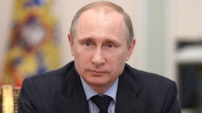 Ucrania puso el jueves sus tropas en estado de alerta en la línea de demarcación con Crimea tras un brusco aumento de la tensión con Rusia, que aseguró haber desbaratado varios atentados instigados por Kiev en esta región.