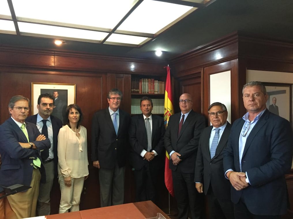 Representantes de la autoridad portuaria de Las Palmas con la Embajada española.
