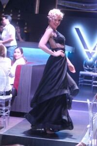 Paola Hermann deslumbró con un vestido negro de alta costura de Soraya Bittar.[/caption]